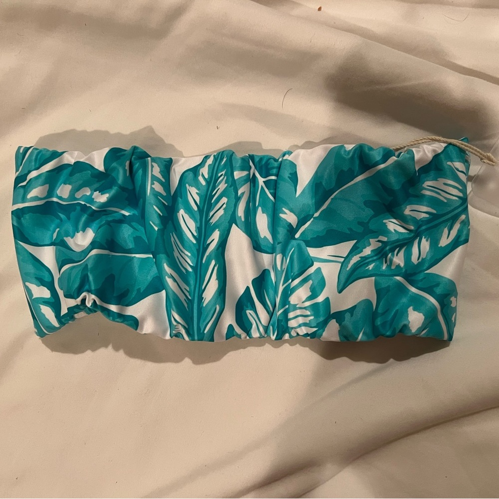 Kenny Flowers bikini
